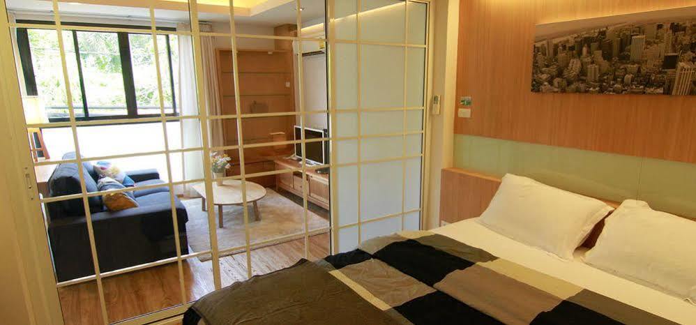 Bed and Breakfast S Bloc Saladaeng Бангкок Экстерьер фото