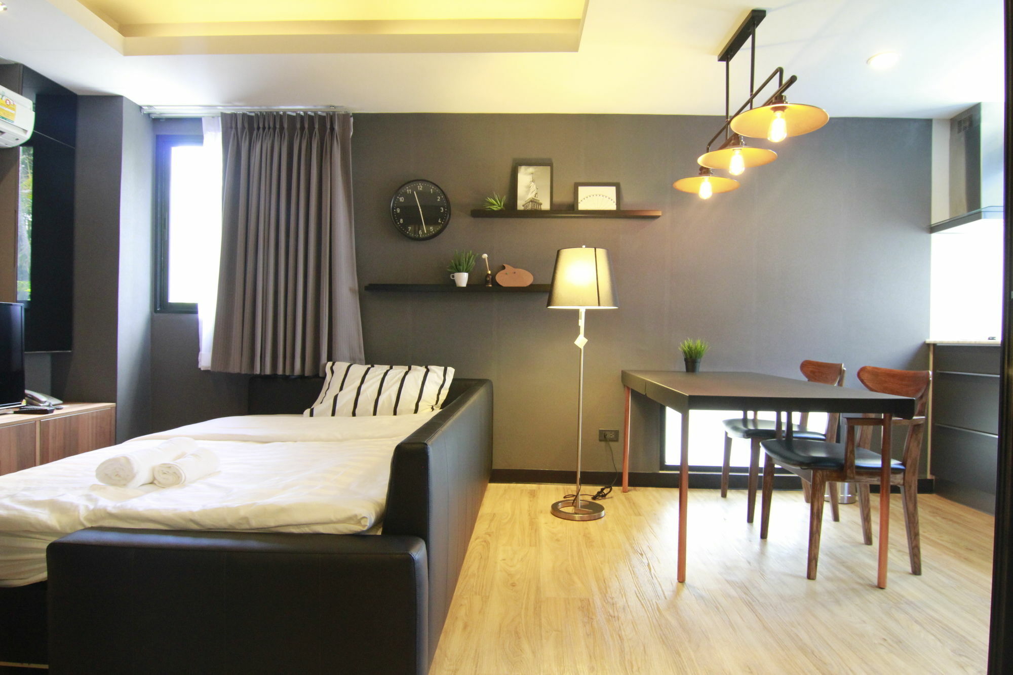Bed and Breakfast S Bloc Saladaeng Бангкок Экстерьер фото