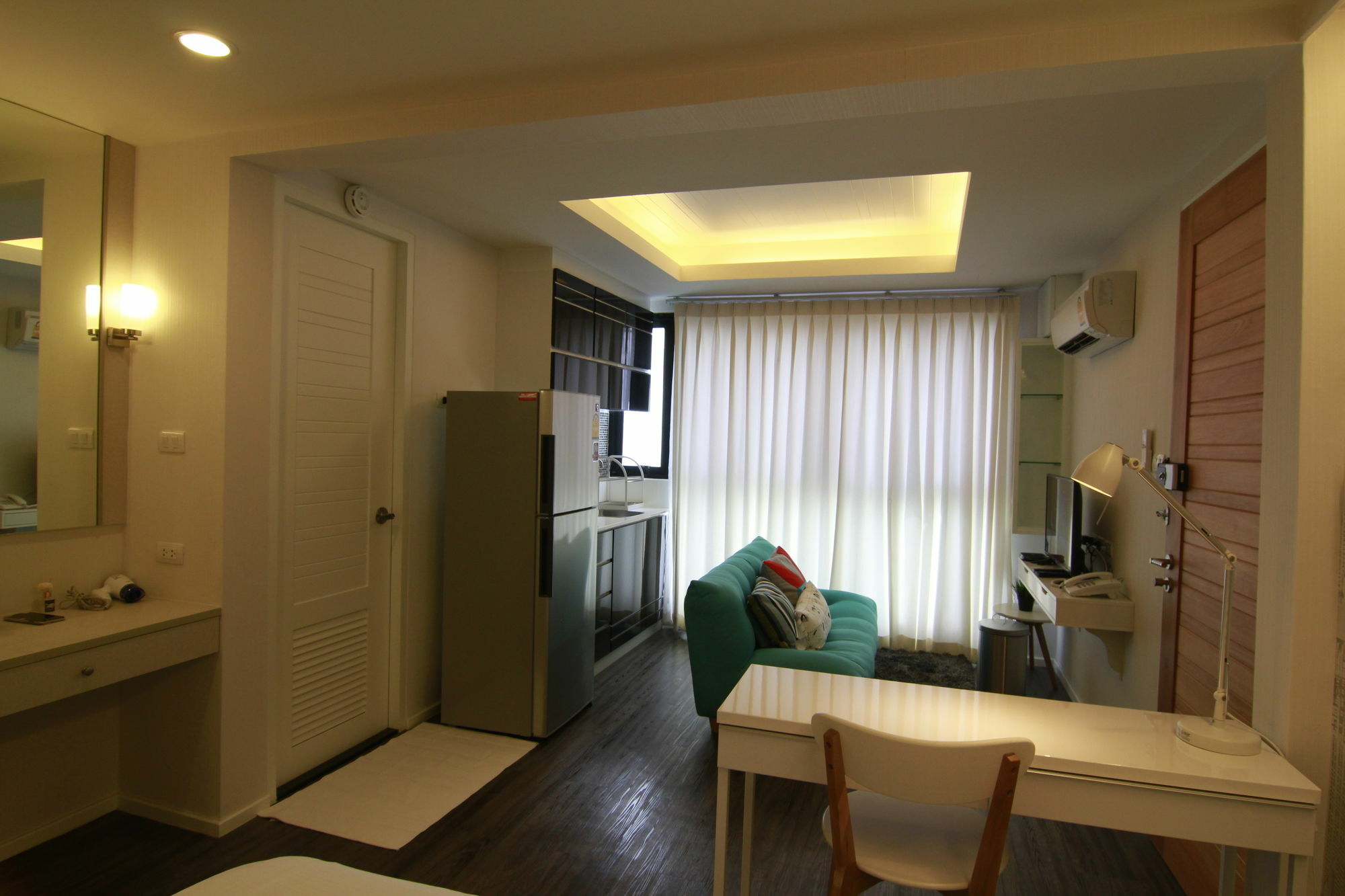 Bed and Breakfast S Bloc Saladaeng Бангкок Экстерьер фото