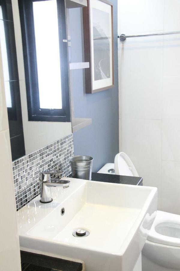 Bed and Breakfast S Bloc Saladaeng Бангкок Экстерьер фото